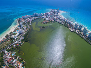 Nichupte Lagoon & the Caribbean Sea Cancun