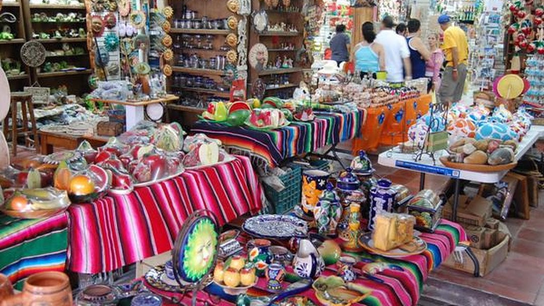 Market 28 handicrafts and souvenirs